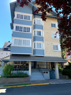 Apartamento junto à Rua Coberta, recém decorado